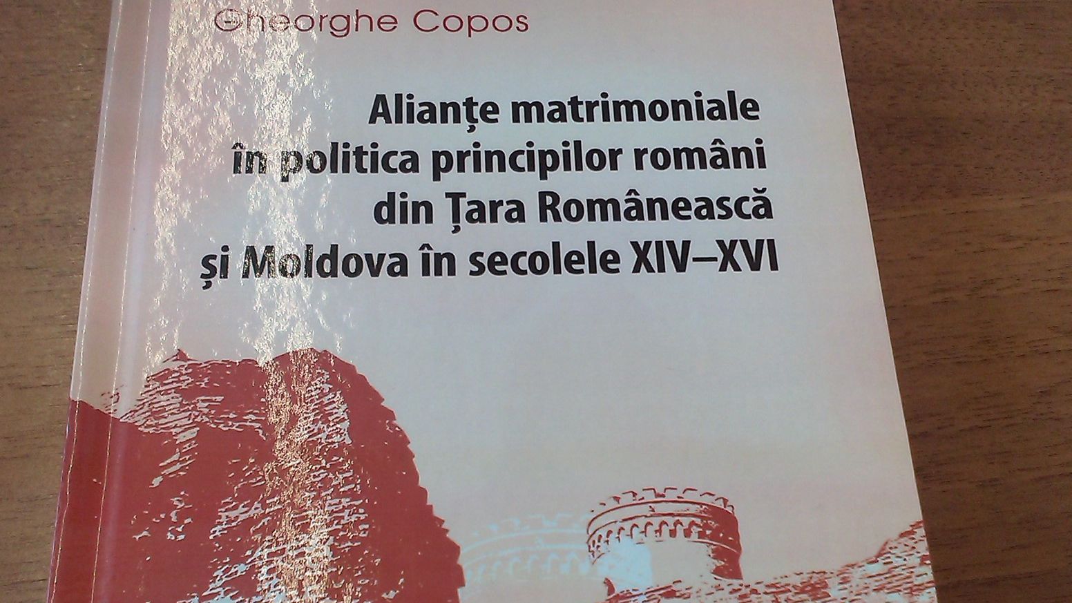 Cum arată cartea pentru care George Copos este bănuit de plagiat