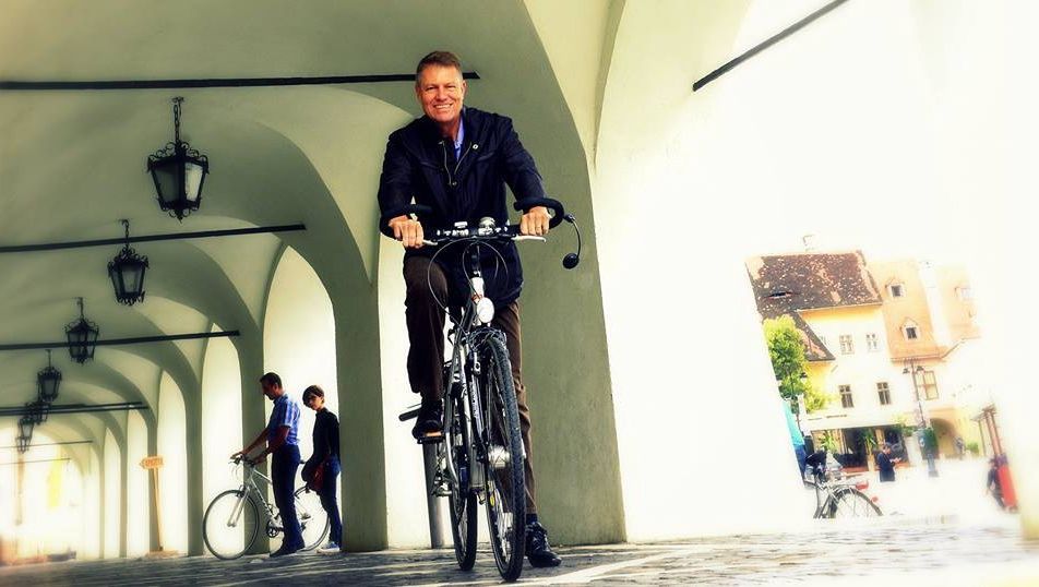 Primul protest susținut de Iohannis: "Sunt alături de voi" 