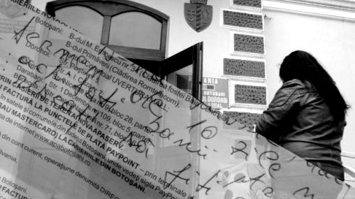 Facturi cu amenintari pe plic pentru o femeie care avea datorii la apa 