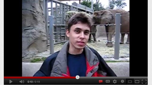 A fost primul videoclip încărcat pe Youtube. Se viralizează, din nou, după 10 ani