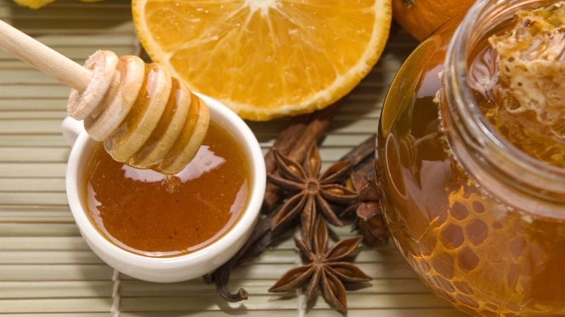 Miere şi scorţişoară, ingredientele perfecte pentru sănătatea ta. Iată cum să le combini