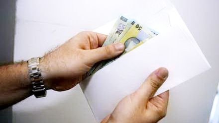Oameni păcăliți de Paște printr-o nouă metodă de înșelăciune - "Nepotul"