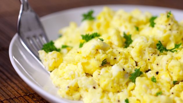 Cum să faci cea mai bună omletă. 5 paşi simpli pentru un rezultat garantat