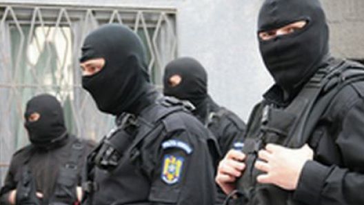 Percheziții DNA în 15 locații din județele Suceava și Botoșani:suspiciuni de corupție și contrabandă