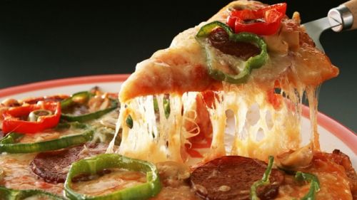 Cum i-a salvat viaţa unui sinucigaş o pizza livrată de un robot
