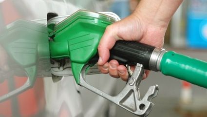 Mii de români trec granița ca să cumpere benzină cu 3,8 lei pe litru