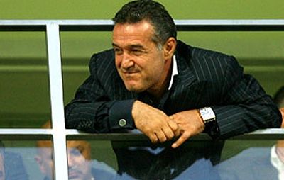 Steaua, surpriză de proporţii la primul meci cu Gigi Becali în tribună
