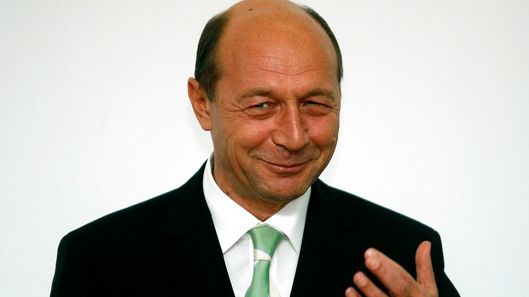 Traian Băsescu, mesaj inedit pe Facebook, la prima oră