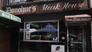 Ce a făcut un milionar american pentru chelneriţele sale favorite. N-au aflat decât după ce a murit!