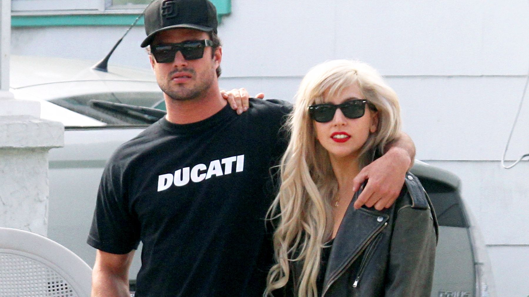 Lady Gaga vrea să aibă copii cu logodnicul său înainte de căsătorie