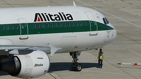 Personalul companiei Alitalia, în grevă ca protest faţă de închirierea serviciilor Blue Air