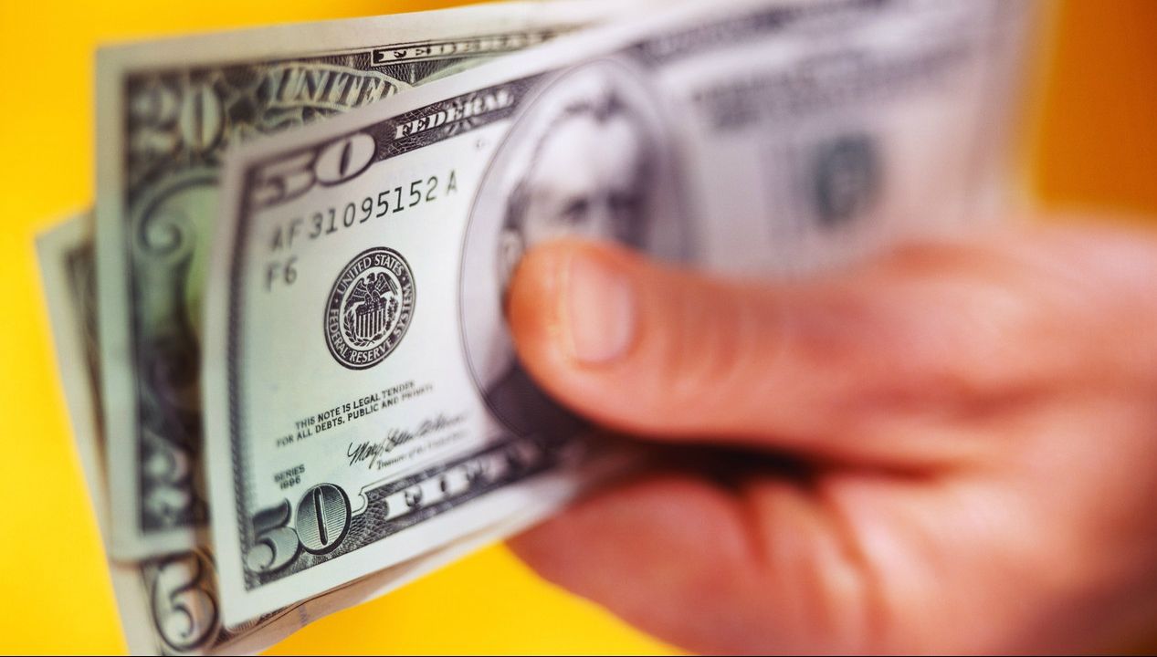 Nu ai să crezi pe ce au putut să dea bani acești oameni! Americanii ar finanța orice
