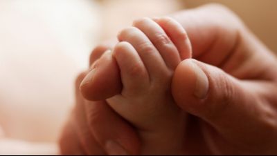 Anchetă internă la SCJU Arad, după ce un bebeluș a murit la 44 de ore de la naștere 