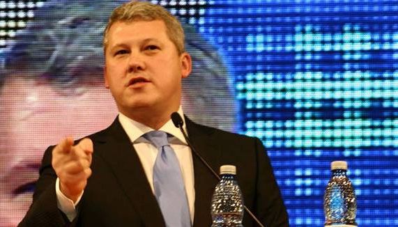 Predoiu: Un adevărat prim-ministru rezolva problema cardului de sănătate. Victore, ţi-e frică!