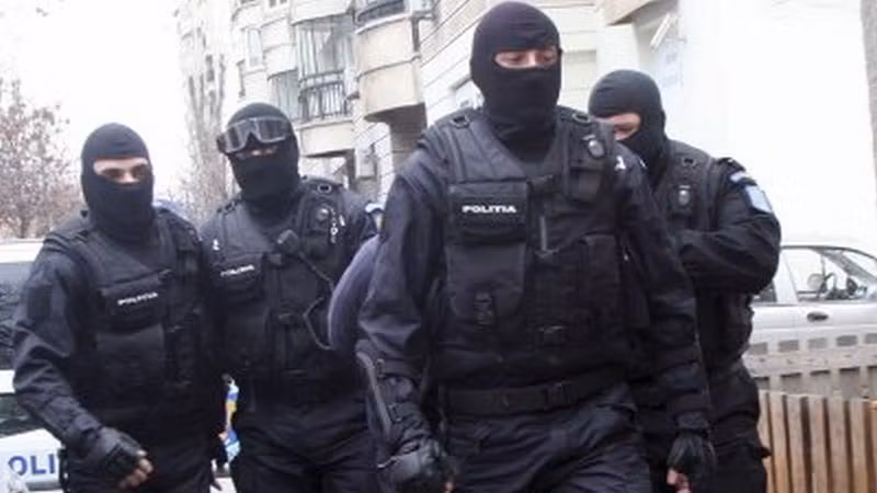 DIICOT: Peste 50 de percheziţii la proxeneţi, cămătari şi evazionişti    