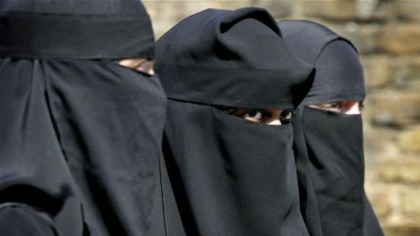 De ce aleg tinerele din Occident să devină mirese ale Statului Islamic