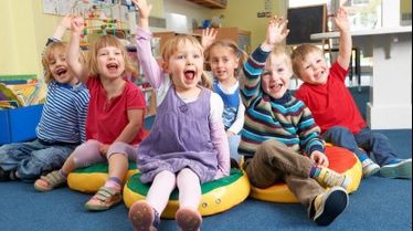 Un primar promite grădiniţe şi şcoli ca în Germania: Vor fi renovate până la finele anului