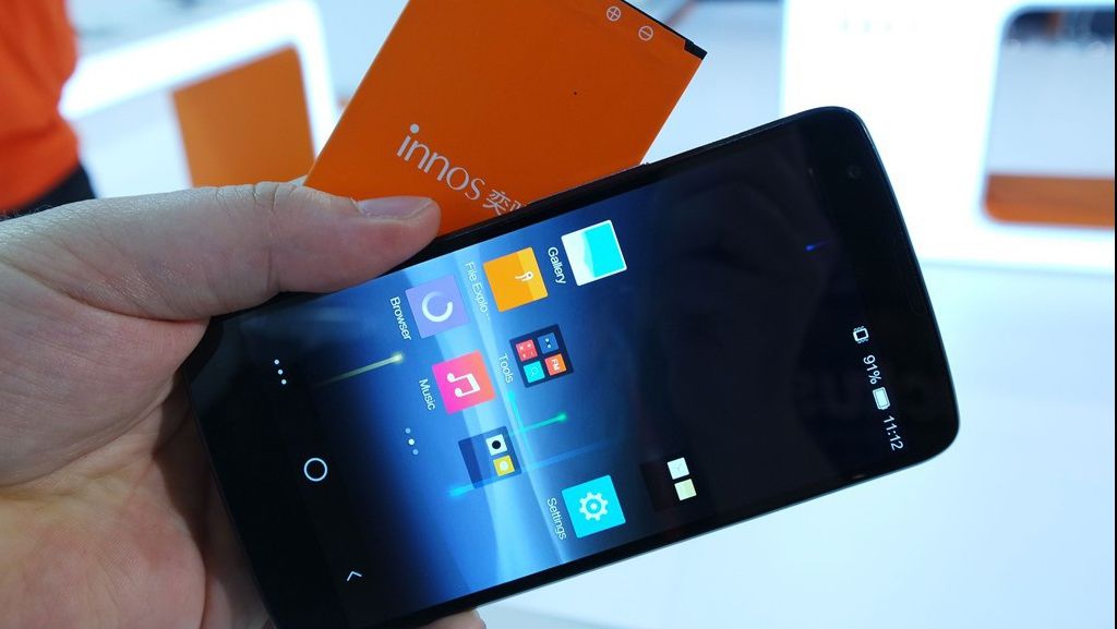 Smartphone-ul care ține aproape o săptămână! Incredibili acești chinezi