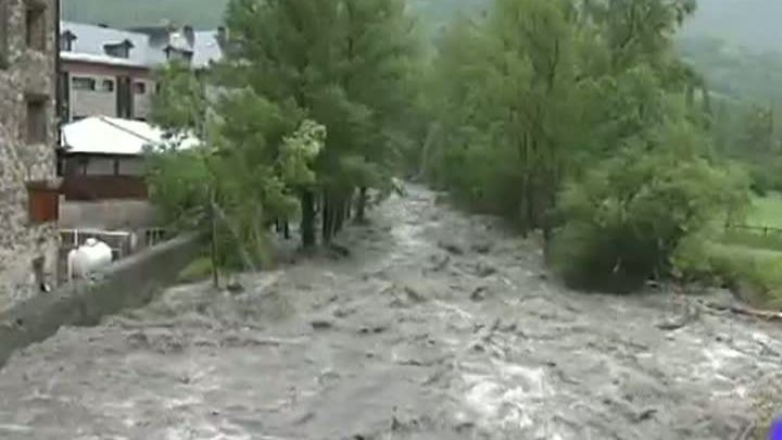 Cod galben de inundații. Ce județe sunt vizate