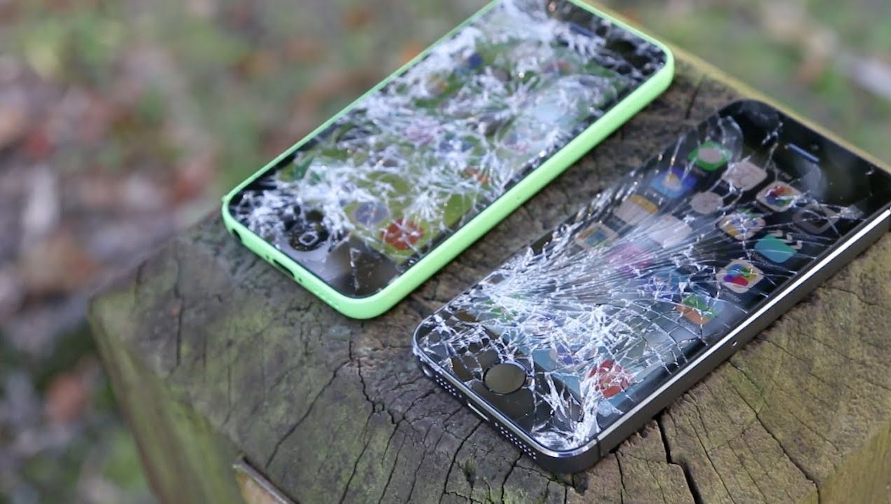 Aceste telefoane sunt pentru cei puternici! Sunt atât de tari, că rezistă și la cutremur!