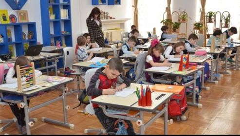 Anunţul făcut de ministrul Educaţiei privind manualele elevilor în anul şcolar 2017-2018