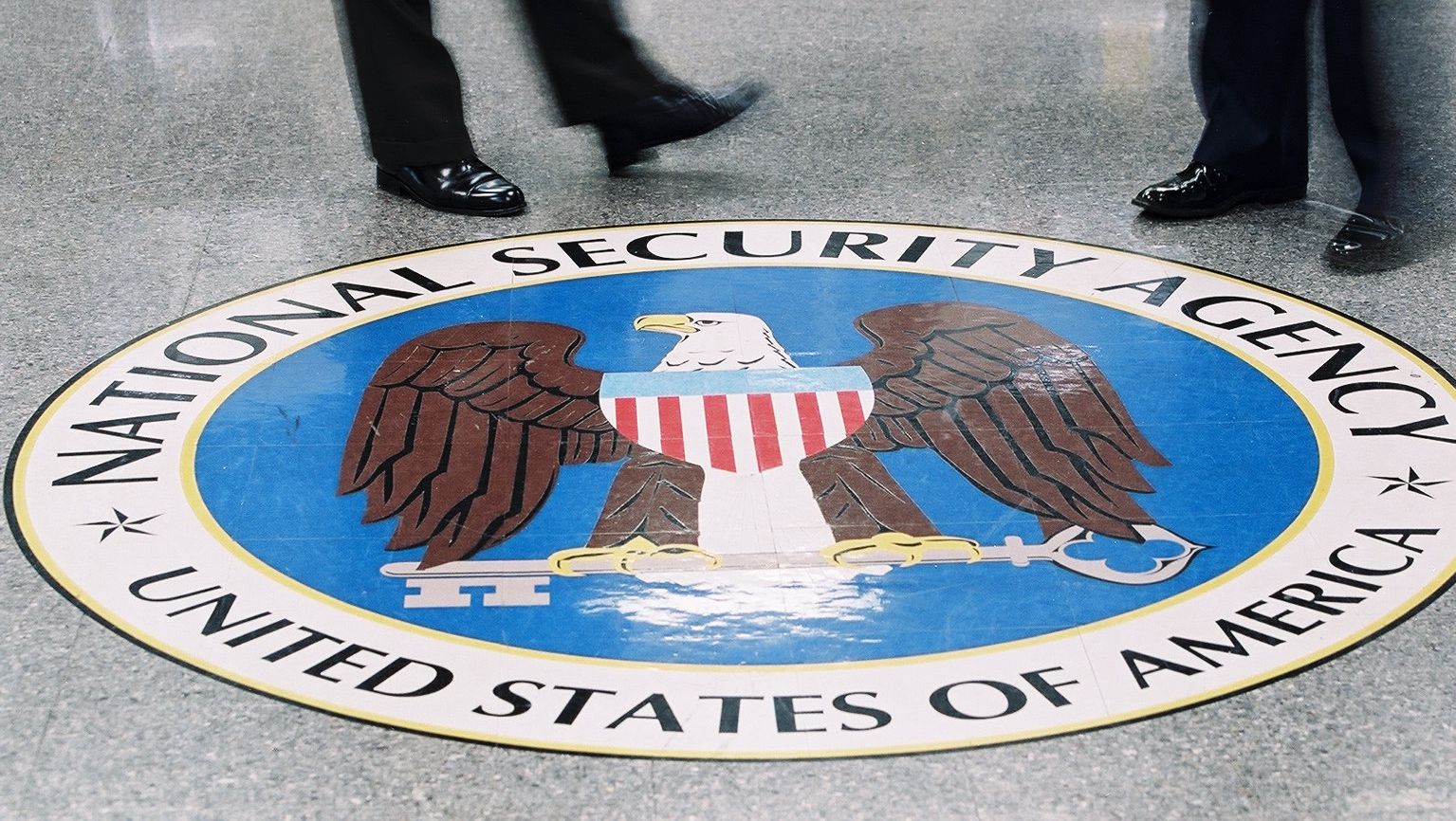 Sistem gripat. De duminică, NSA nu îi mai ascultă pe americani. Cât va dura "minunea"