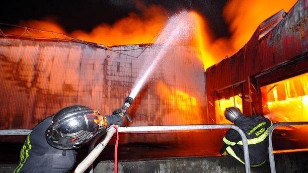 Incendiu puternic la Baku: cel puțin 15 morți