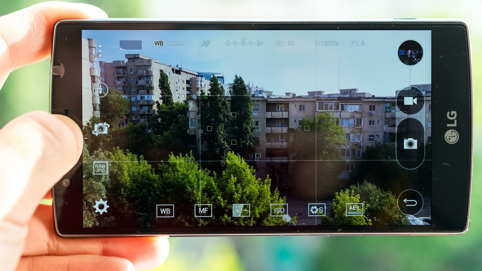 iPhone și-a găsit sfârșitul? Cel mai tare telefon de la LG e incredibil!