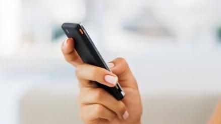 Telefonul mobil cauzează o nouă boală! Cum se manifestă şi cât e de periculoasă