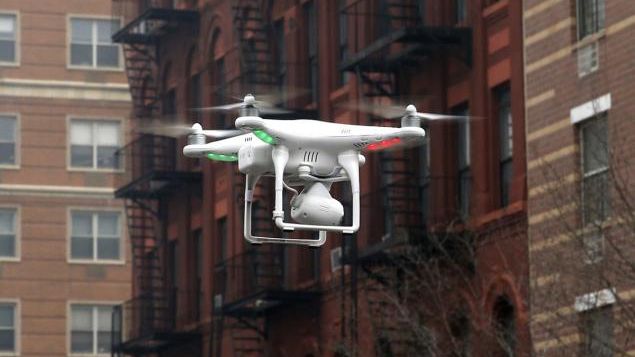 O dronă s-a prăbuşit şi a rănit două persoane la o paradă în SUA