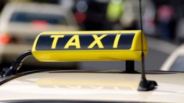 Tânăr reţinut după ce a jefuit mai mulţi taximetrişti în Bucureşti