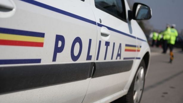 Accident grav în Capitală. Două persoane, transportate la spital 