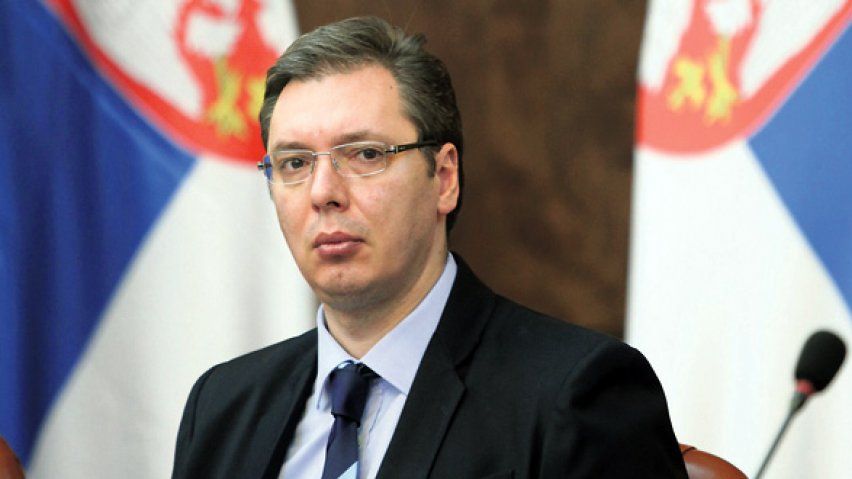Trei persoane arestate, după ce au intrat cu mașina în convoiul președintelui sârb 