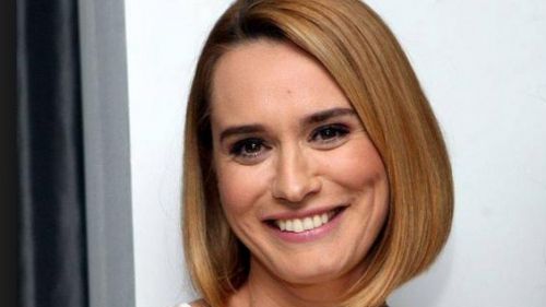 Andreea Esca face furori pe internet cu o reţetă de vară. Cum se face cea mai bună socată