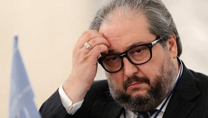 Un oligarh rus cumpără România bucată cu bucată 