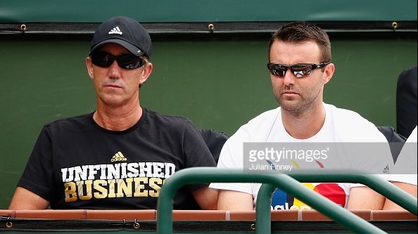 Unde-s doi puterea creşte? Simona Halep va avea doi antrenori la Wimbledon 