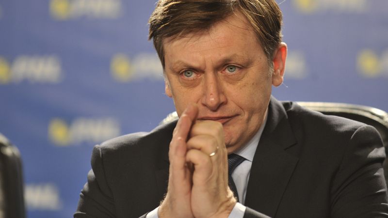 Crin Antonescu sfidează PNL în cazul votului pentru MRU: Îmi asum această decizie