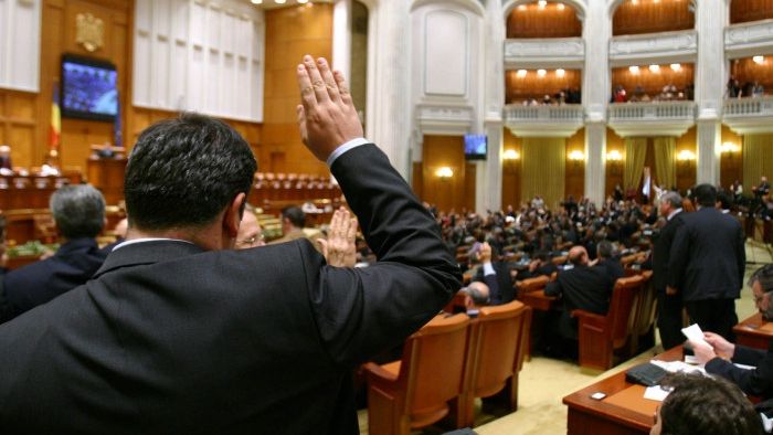 Deputații PSD nu știu care este salariul unui medic rezident