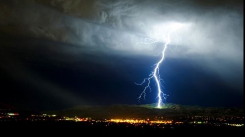Vremea se răceşte şi vin furtunile! Prognoza meteo pentru trei zile
