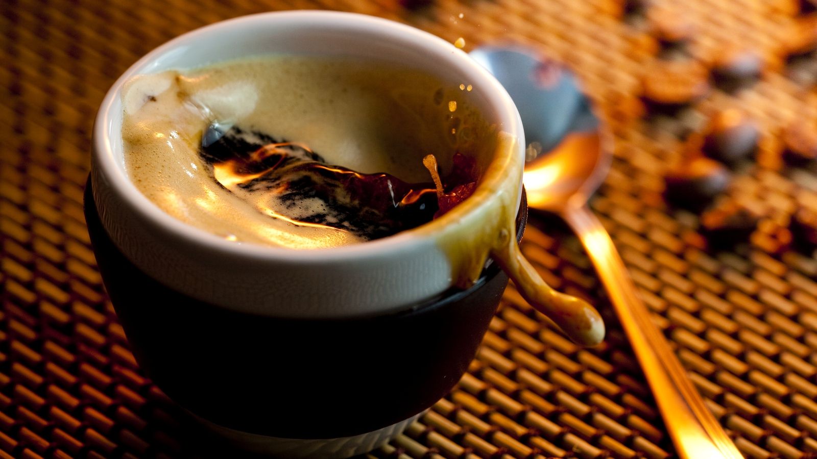 Adevărata diferență dintre cafea și ness. Care băutură este mai sănătoasă