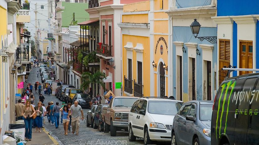 După modelul Grecia, o altă ţară nu are bani pentru datorii. "Spirala morţii e aproape"