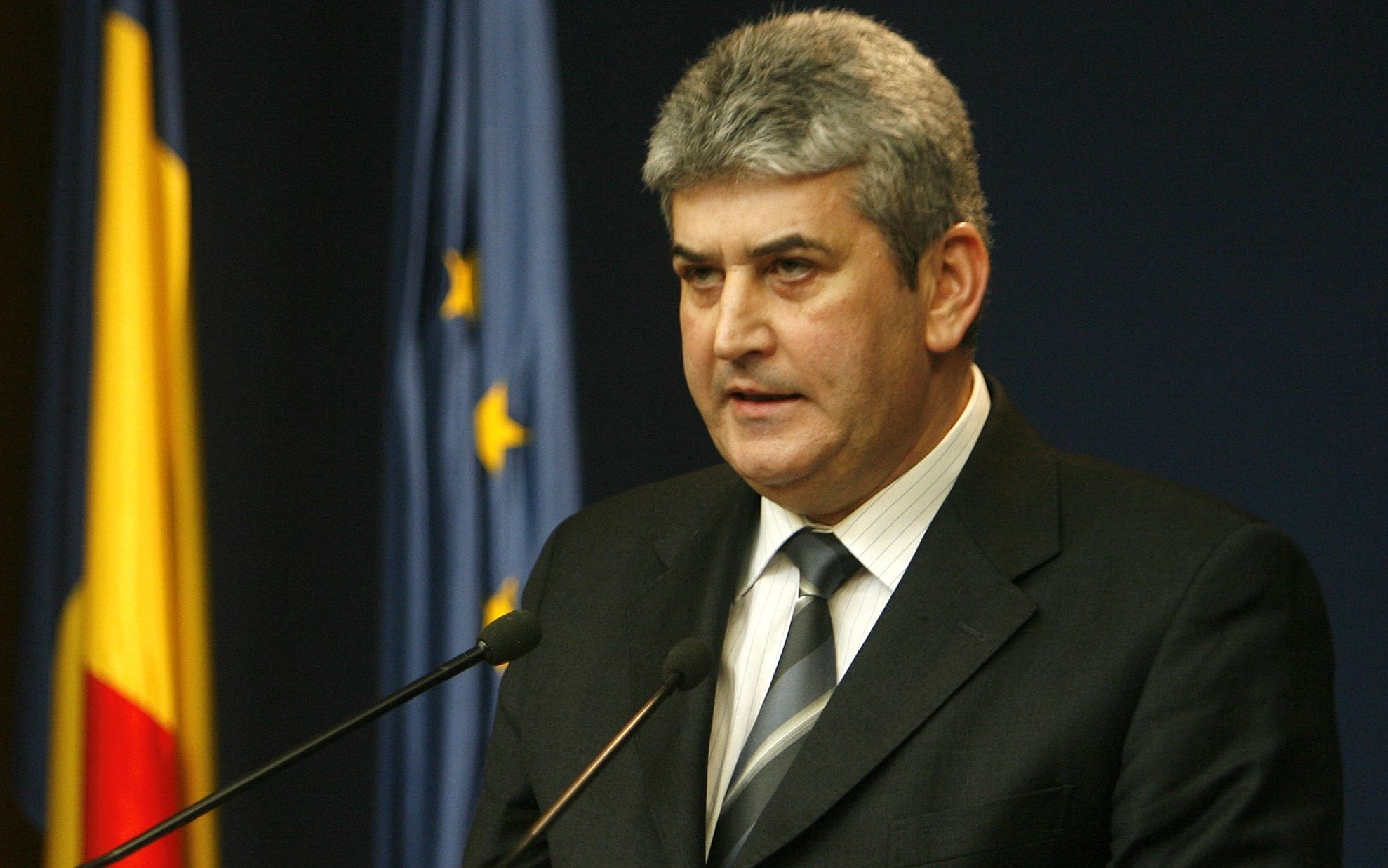 Gabriel Oprea a sărbătorit Ziua Drapelului în secuime, la Miercurea Ciuc