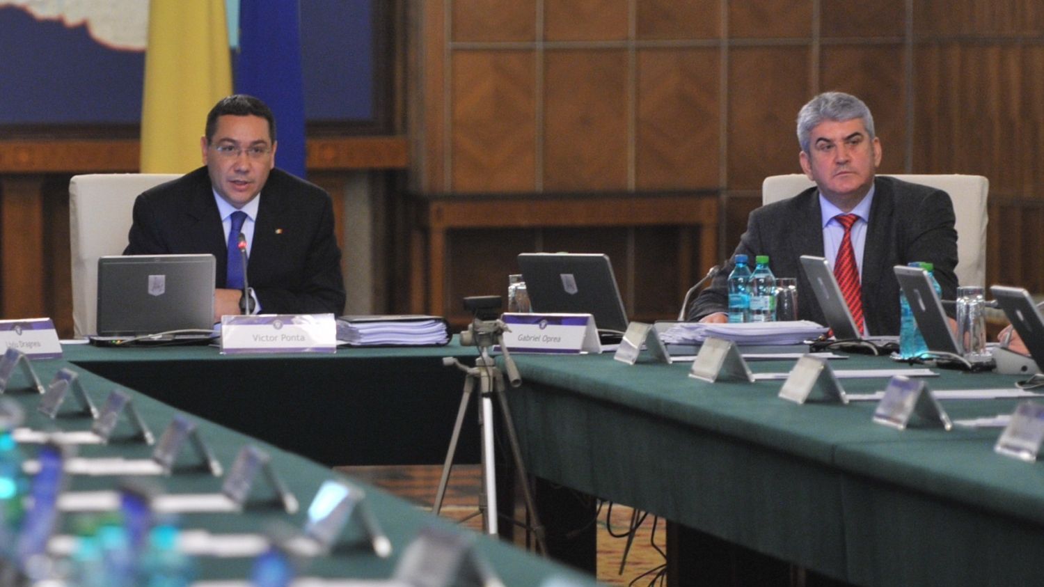 Ce probleme are de rezolvat Gabriel Oprea. Greaua moștenire lăsată de Victor Ponta 