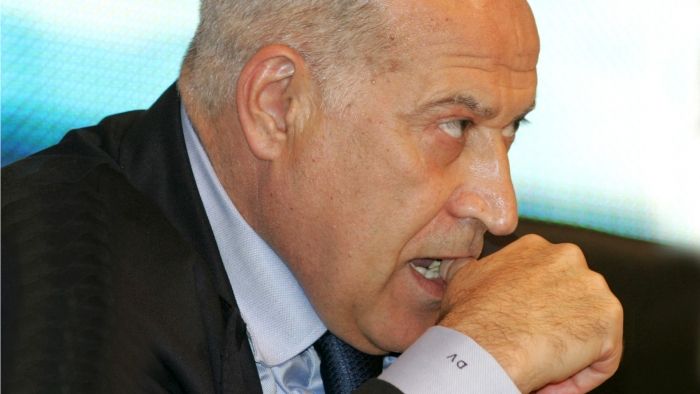 Voiculescu a pierdut definitiv procesul intentat lui Băsescu