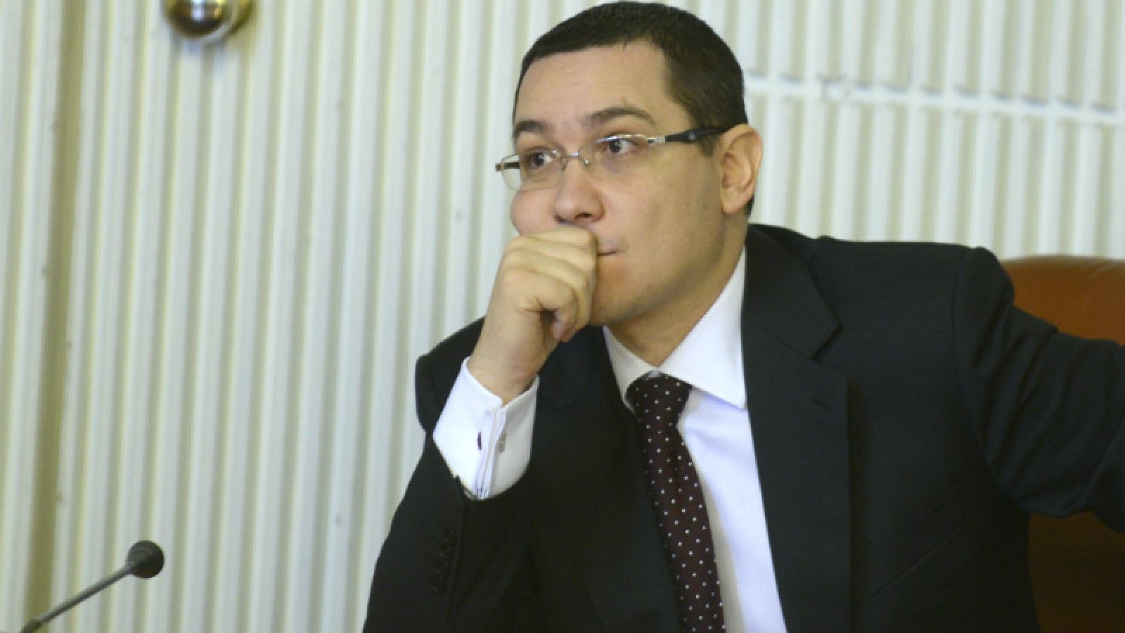 Sondaj IRES: Românii nu mai au încredere în Guvern