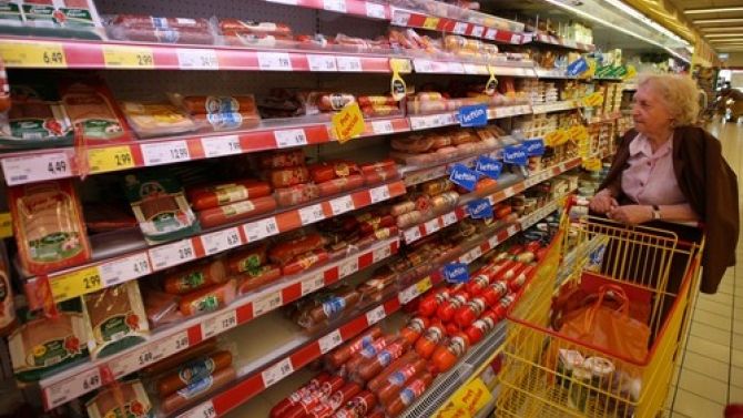 Mâncare mai ieftină în toată lumea! În România, reducerea TVA la alimente nu s-a simţit