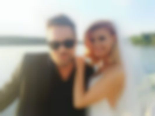 Nuntă în showbiz-ul românesc. Un cântăreţ s-a căsătorit cu o prezentatoare TV