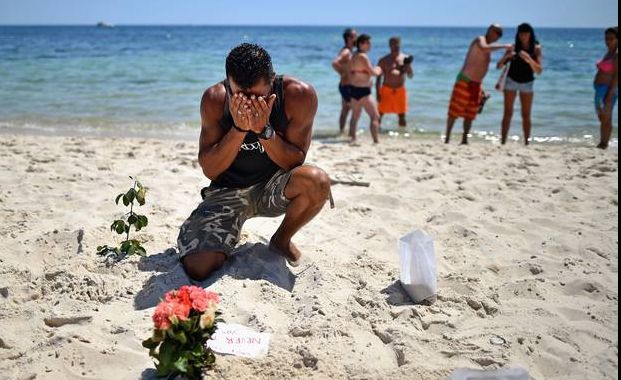 Stare de urgenţă în Tunisia. Preşedintele: "Suntem în stare de război"