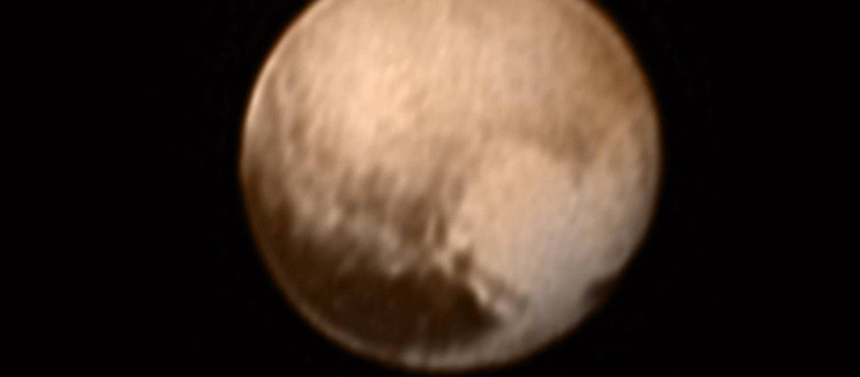 NASA a descoperit o pată misterioasă în formă de inimă pe planeta Pluto 