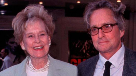 Doliu la Hollywood. A murit actriţa Diana Douglas, fosta soţie a lui Kirk şi mama lui Michael